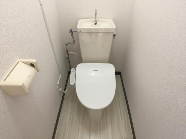 トイレ(温水施錠便座設置済)