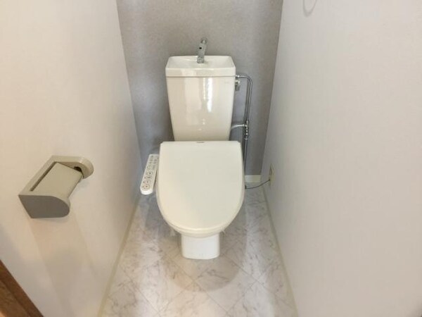 トイレ(温水洗浄便座設置済)
