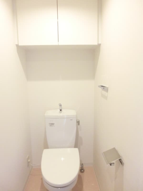 トイレ(★収納棚・タオルハンガーのあるトイレ★)