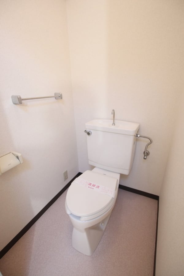 トイレ(※別室参考写真)