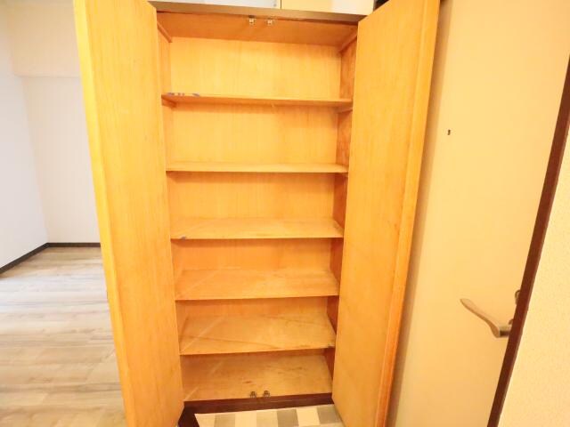 新大宮駅 徒歩16分 1階の玄関周り