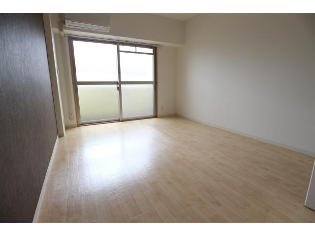 奈良駅 徒歩2分 6階の居室