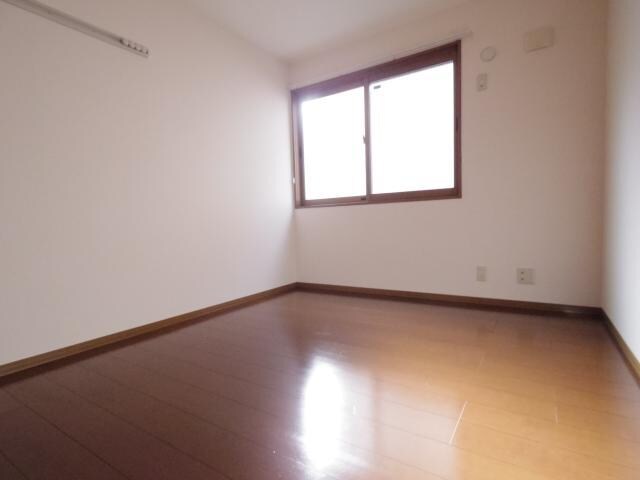 近鉄奈良駅 バス10分　萩ヶ丘下車：停歩5分 1階の居室