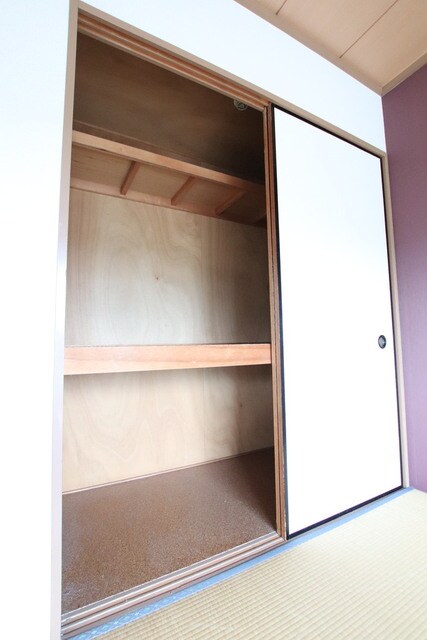 物件内観写真26　(押し入れ♪)
