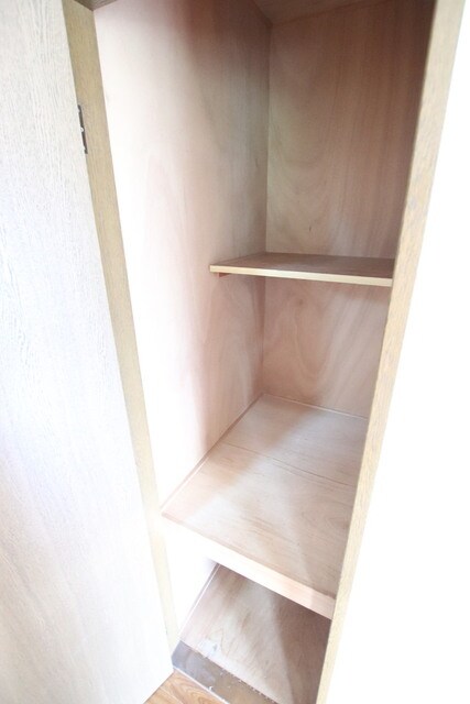 物件内観写真29　(リビングに物入ございます♪)