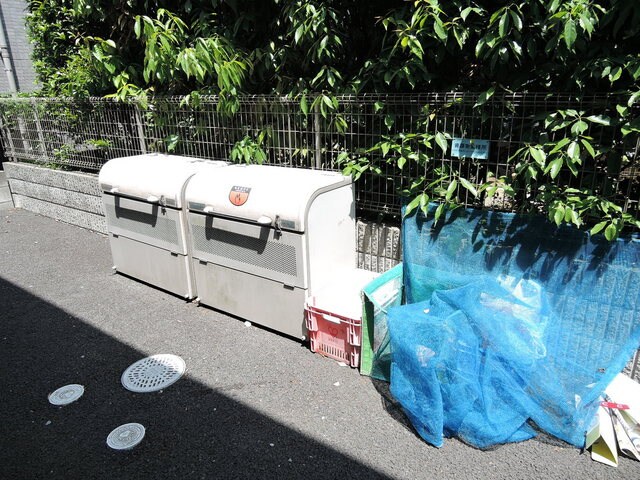 物件外観写真7　(敷地内ゴミ置場)