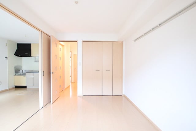 物件内観写真25　(5.9帖の洋室です♪)