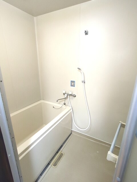 物件内観写真6　(バスルームです♪)