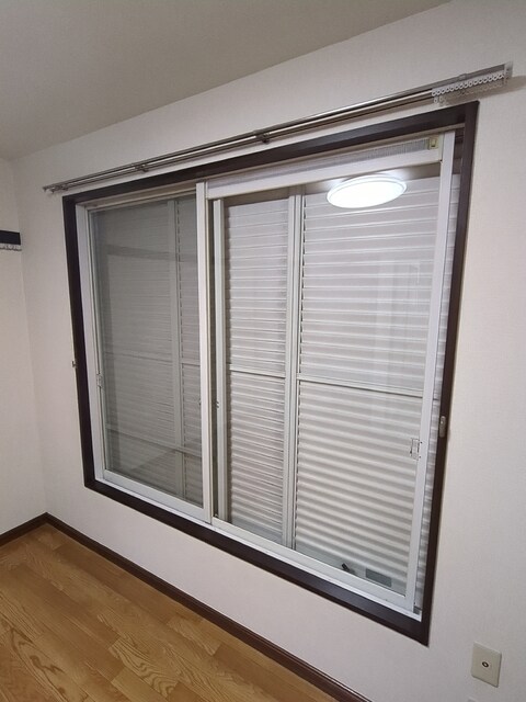 物件内観写真11　(雨戸です♪)