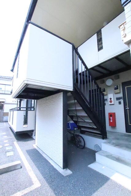 物件外観写真5　(建物入口)