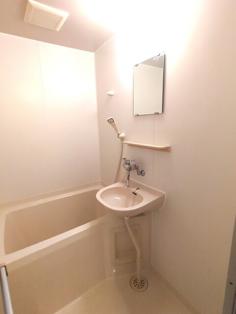 物件内観写真8　(バスルームです♪)