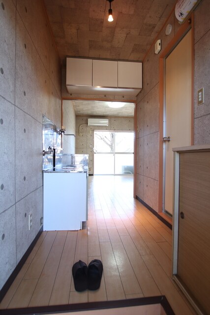 物件内観写真13　(玄関)