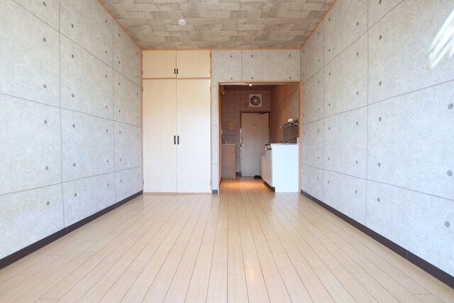 物件内観写真18　(6帖の洋室)