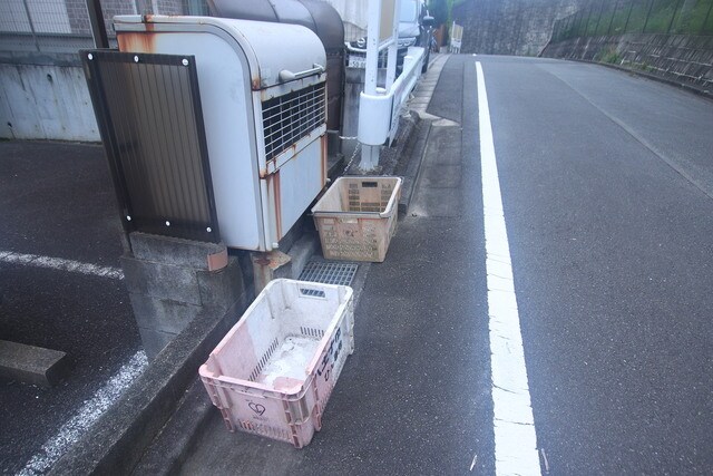 物件外観写真4　(ゴミ捨て場です！)