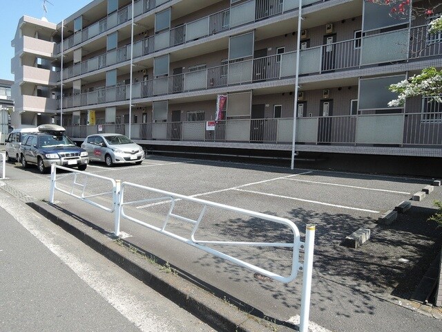 物件外観写真4　(駐車場♪（要空き確認）)