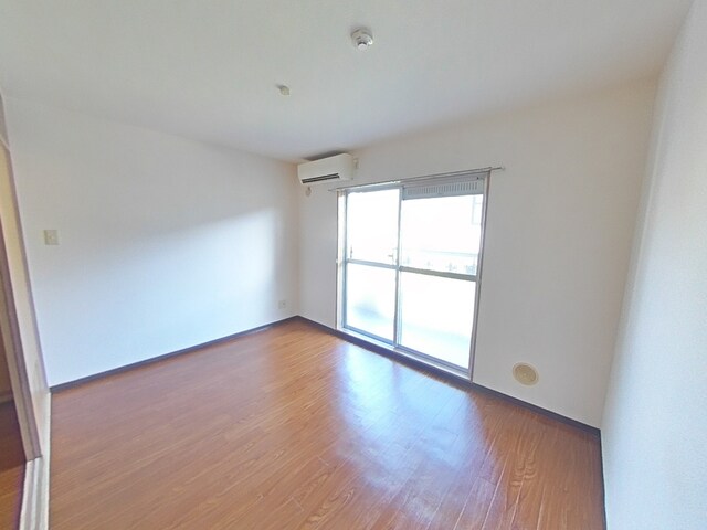 物件内観写真13　(南東向きのお部屋です♪)