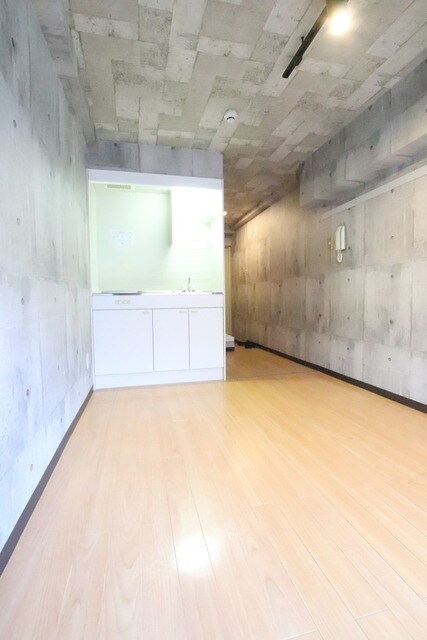 物件内観写真7　(5.8帖の洋室です♪)