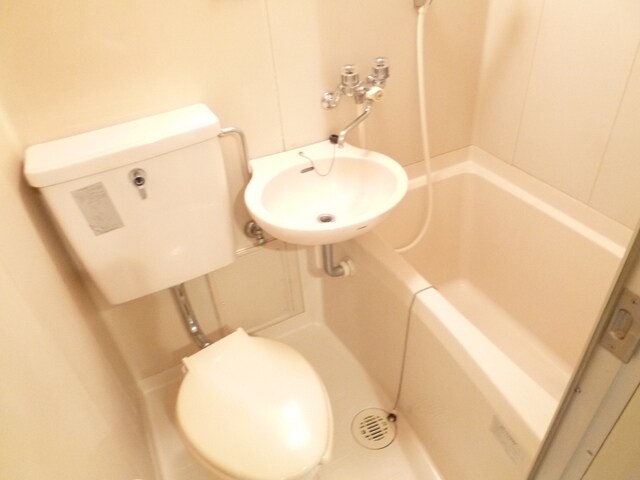 物件内観写真10　(バスルーム)