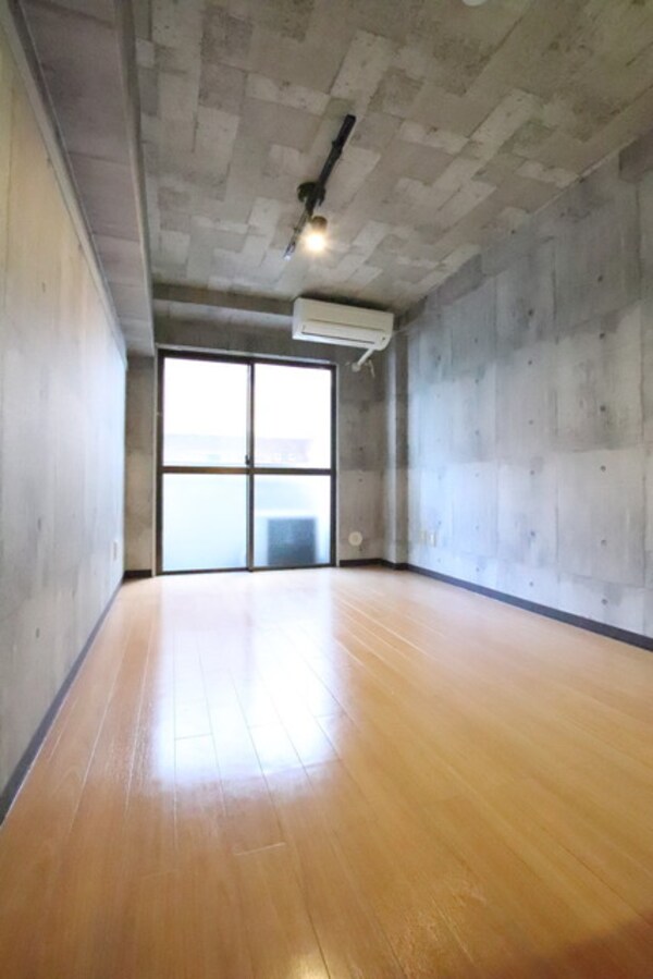 居室(南向きのお部屋です♪)
