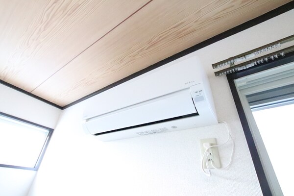 設備(和室のエアコン♪)