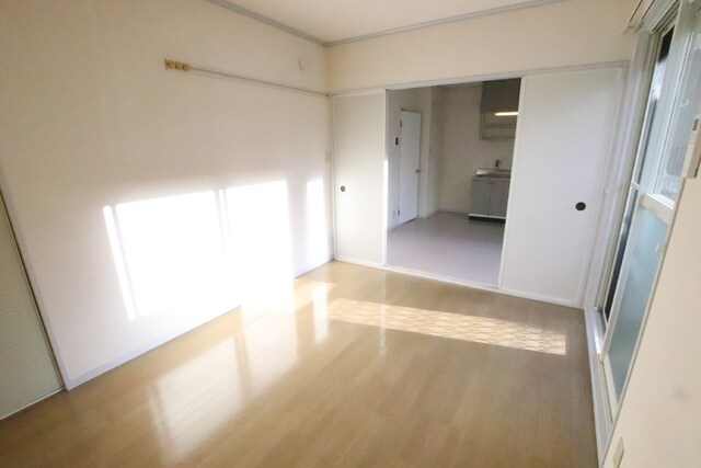 物件内観写真26　(別角度からの洋室♪)