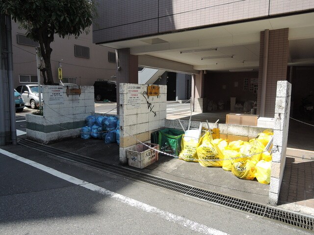 物件外観写真6　(ゴミ捨て場)