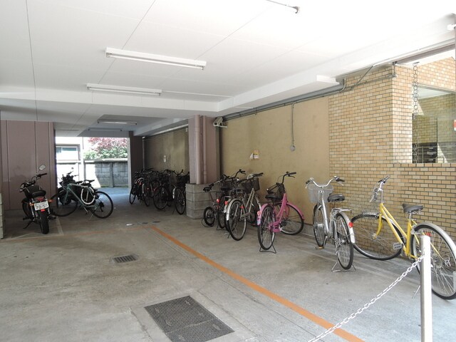 物件外観写真7　(駐輪場)