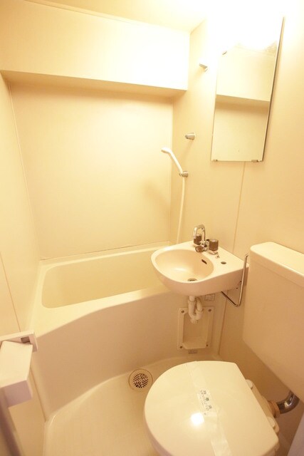 物件内観写真15　(バス・トイレ同室タイプです。)