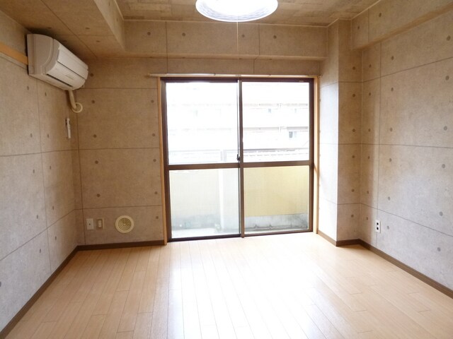 物件内観写真17　(居室部分)