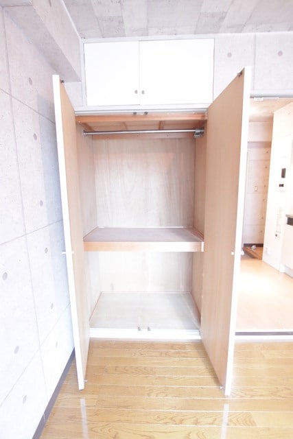 物件内観写真22　(収納スペースございます。)