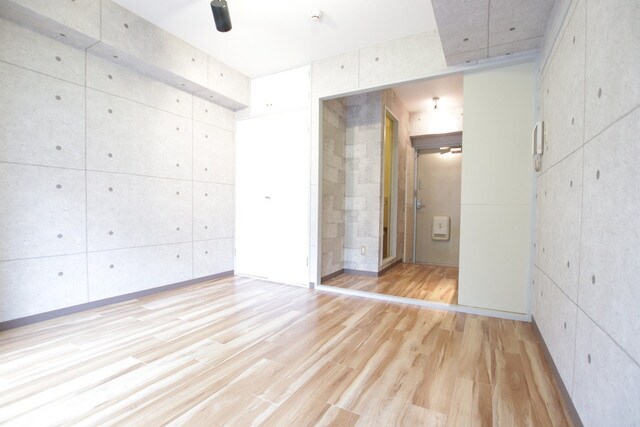 物件内観写真29　(洋室6.8帖ございます。)