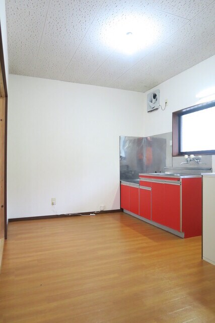 物件内観写真5　(（照明は設備ではありません))