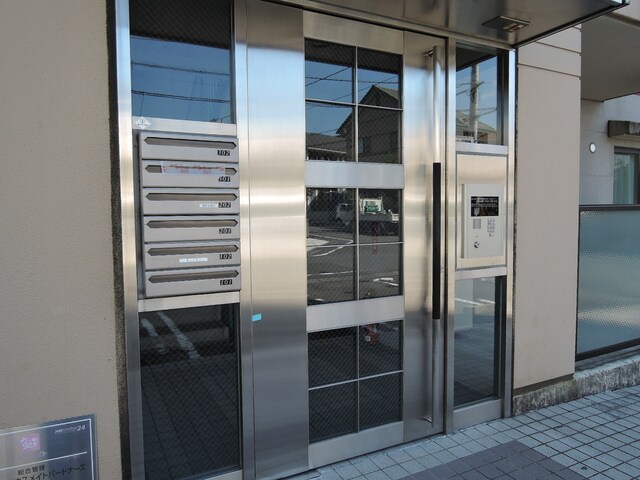 物件外観写真5　(オートロック♪)
