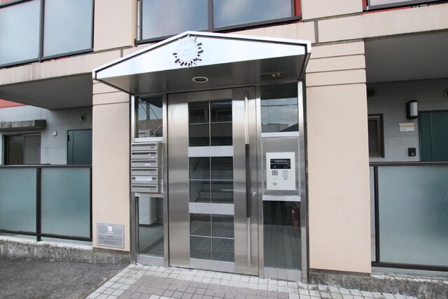 物件外観写真6　(オートロック付♪)