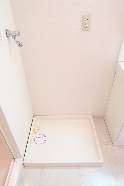 物件内観写真23　(洗濯機置場)