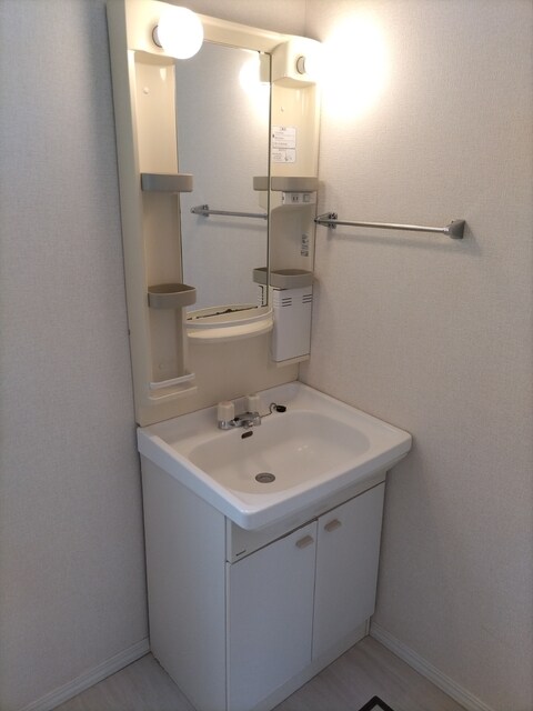 物件内観写真17　(独立洗面台です)