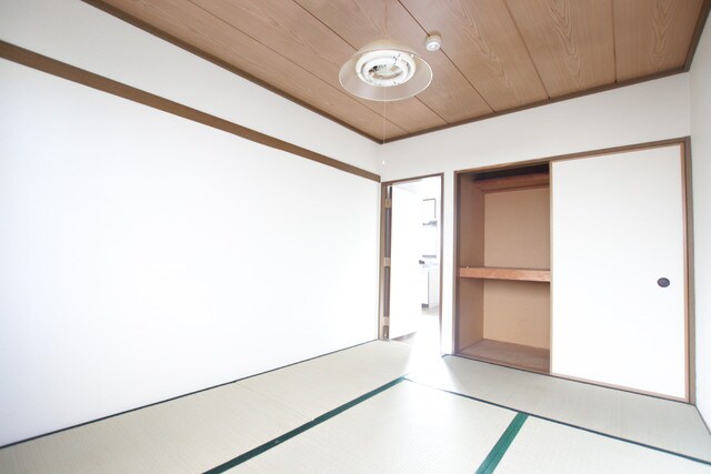 物件内観写真8　(和室は６帖ございます。)