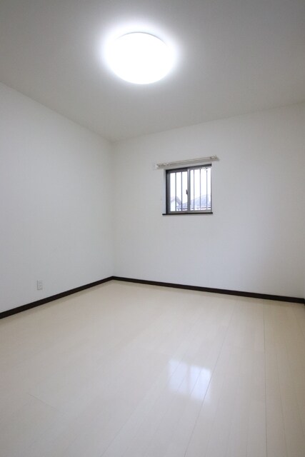 物件内観写真3　(※照明は設備ではありません)