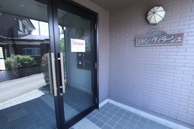 物件外観写真7　(建物入口)