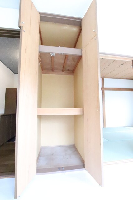 物件内観写真24　(物入)