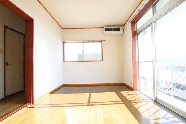 物件内観写真20　(洋室6帖♪)