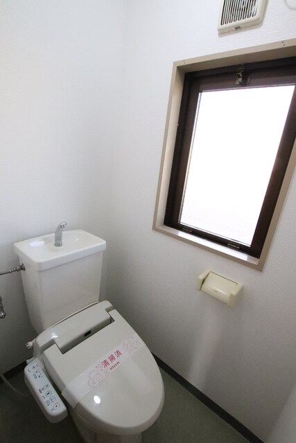 物件内観写真13　(洗浄暖房便座は残置物になります)