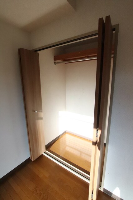 物件内観写真25　(6.2帖の洋室のクローゼットです♪)