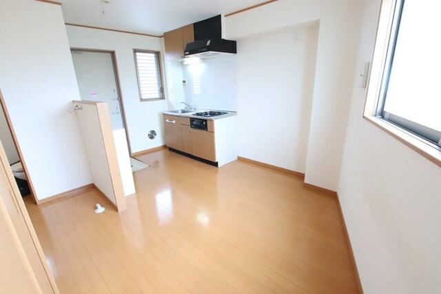 物件内観写真4　(ダイニング6帖♪)