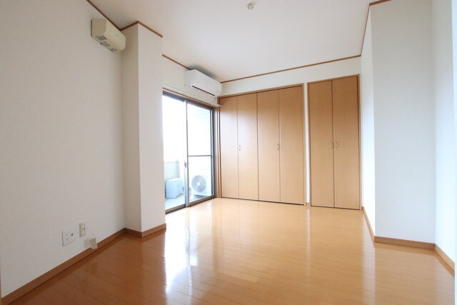 物件内観写真6　(洋室6帖♪)