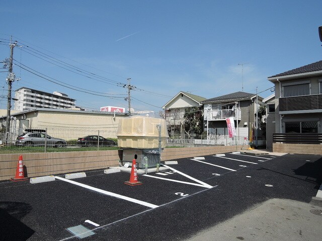 物件外観写真4　(駐車場※要空確認)
