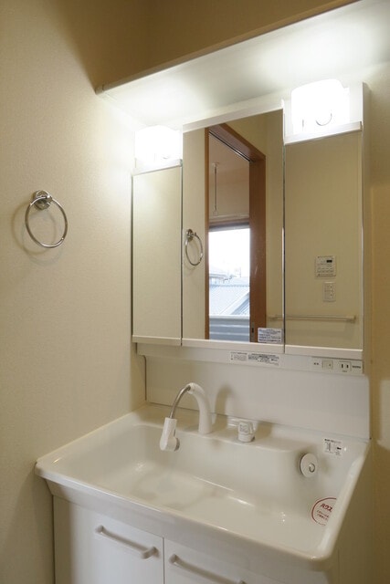 物件内観写真15　(独立洗面化粧台♪)