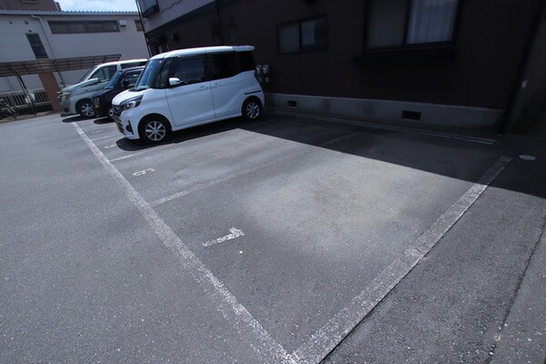 駐車場(駐車場（要空き確認）)