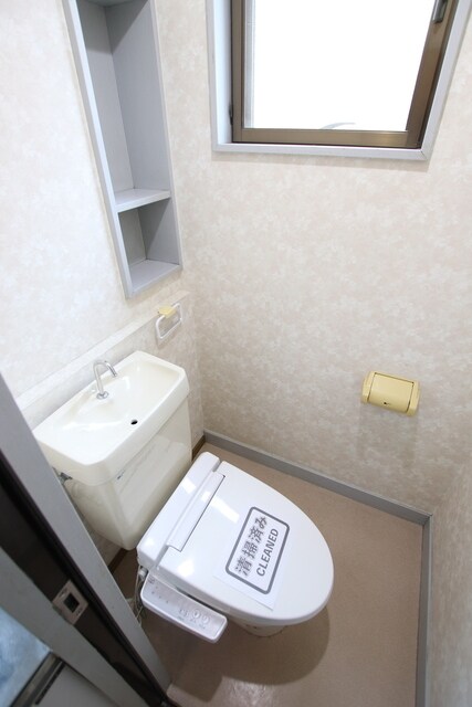 物件内観写真9　(温水洗浄付きトイレです♪)