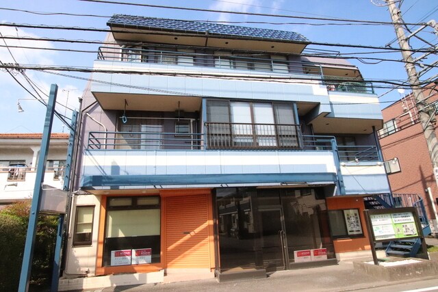 物件外観写真3　(３階建てのマンションタイプ♪)